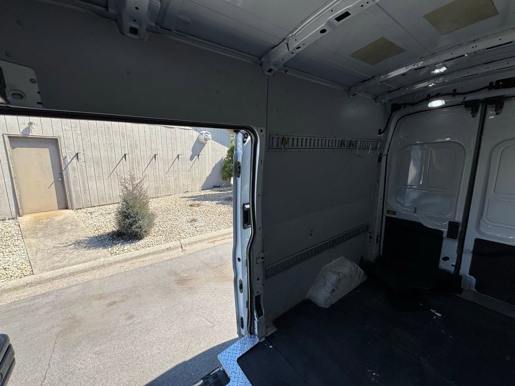 Used 2023 Ford Transit 250 148 High Roof AWD image 36