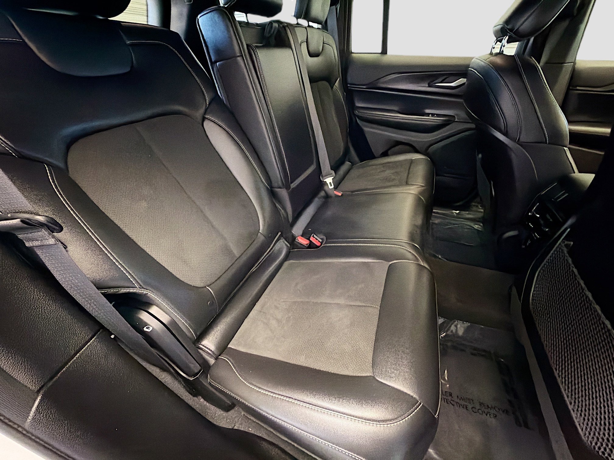 Used 2023 Jeep Grand Cherokee Altitude image 13