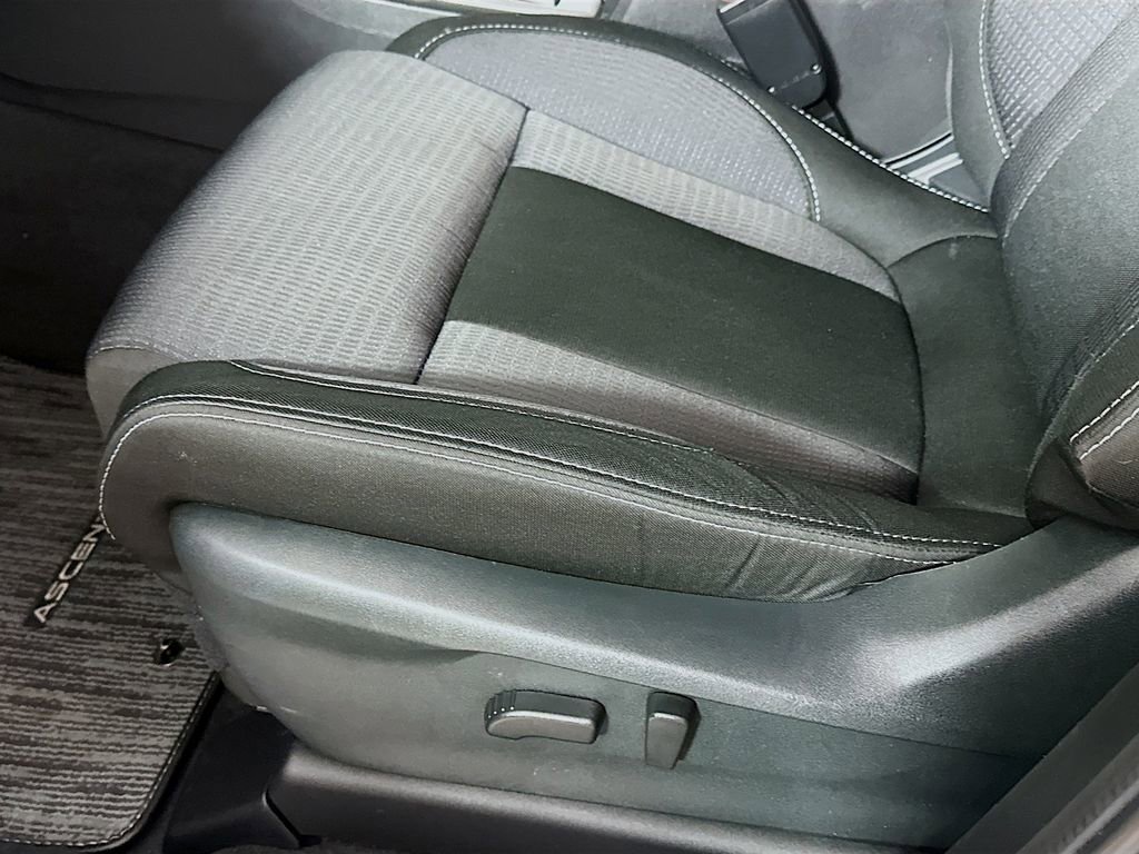 Used 2025 Subaru Ascent Premium image 9