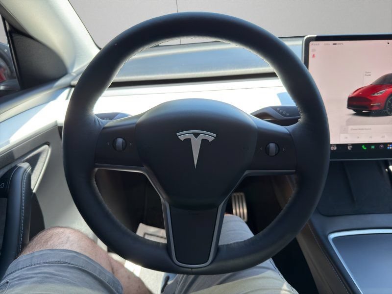 Used 2023 Tesla Model Y Performance AWD/4WD image 14