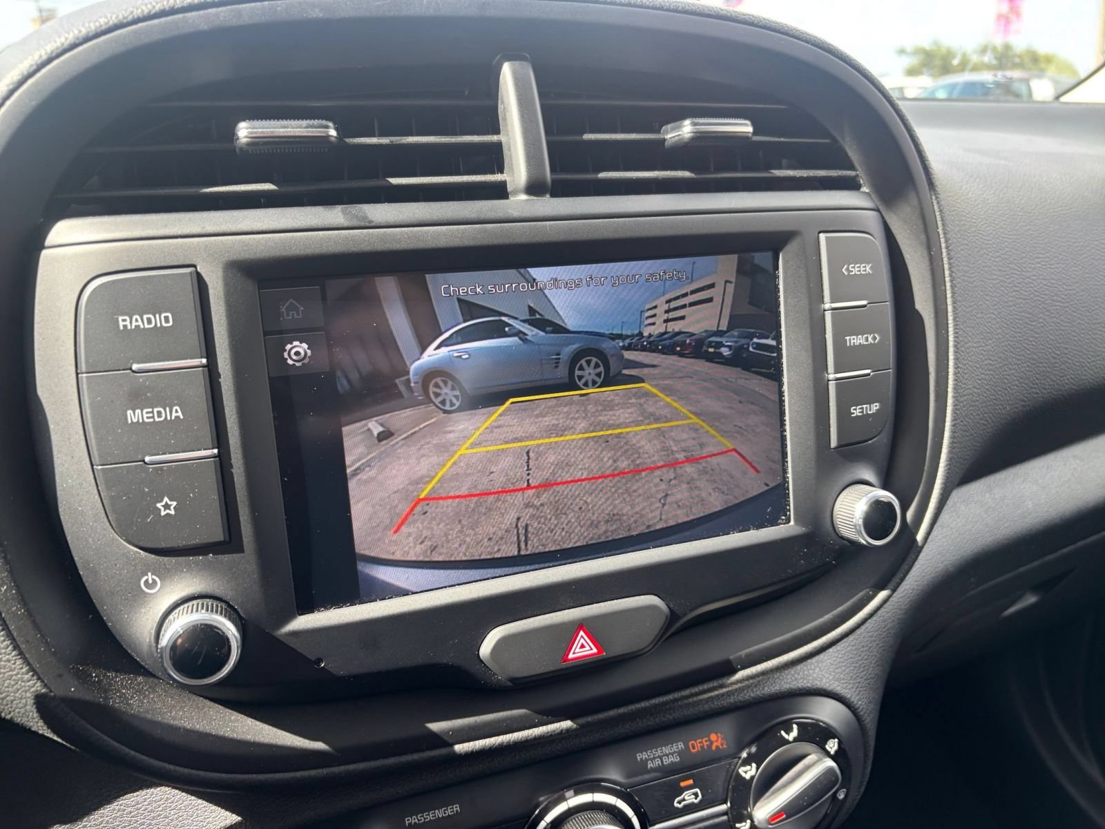 Used 2025 Kia Soul LX w/ LX Technology Package FWD image 22