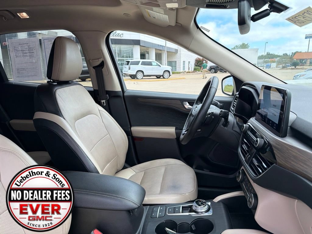 Used 2020 Ford Escape Titanium AWD/4WD image 2