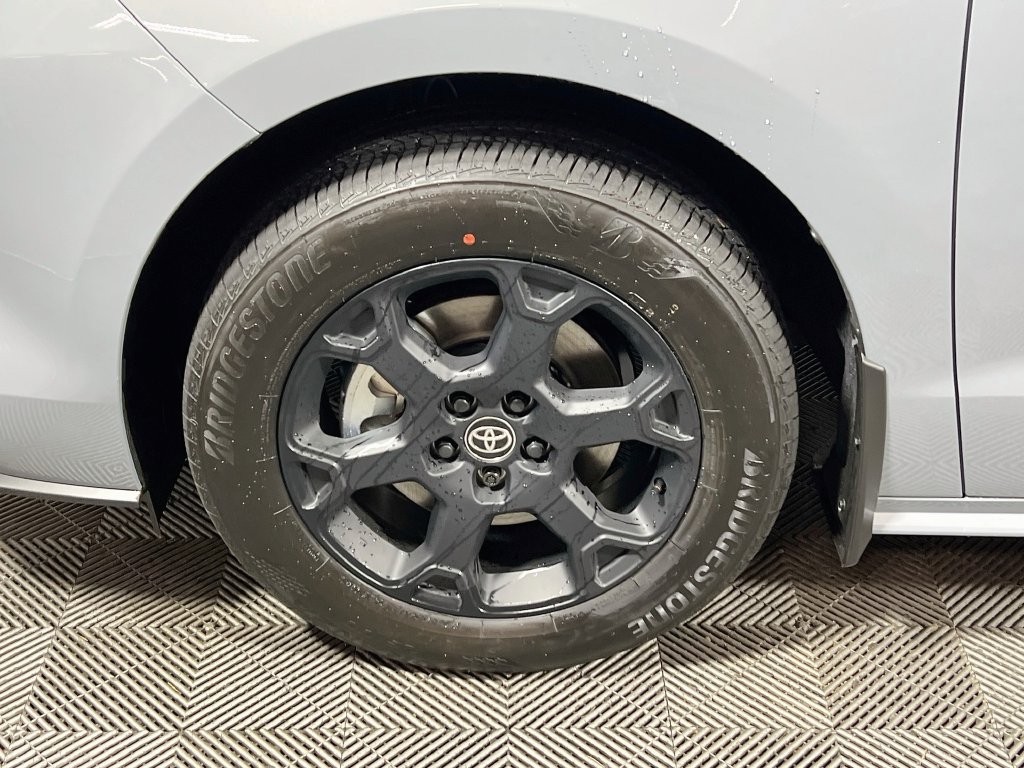 New 2026 Toyota Sienna XLE Woodland Edition AWD/4WD image 24