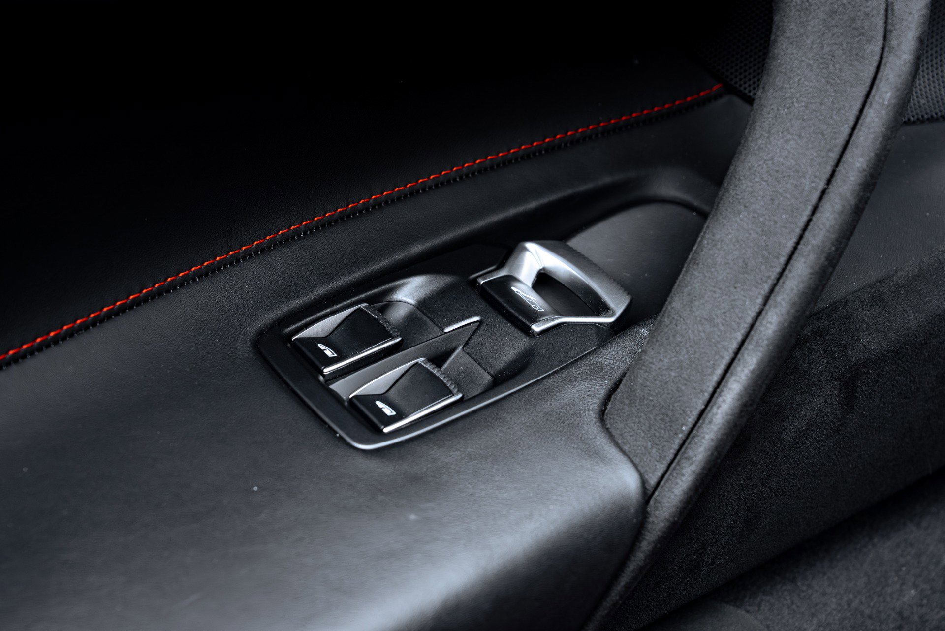 Used 2024 McLaren 750S Spider RWD image 59