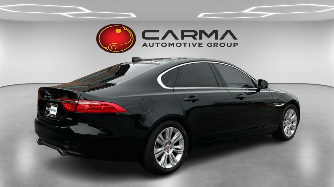 Used 2016 Jaguar XF Premium image 5