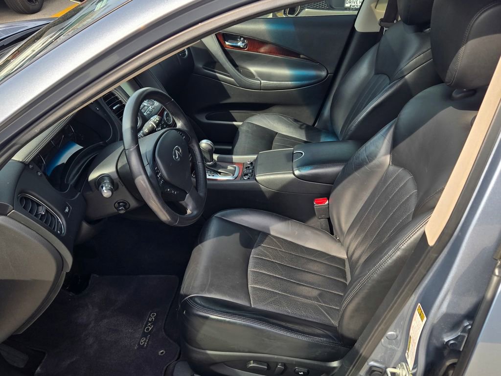 Used 2016 INFINITI QX50 AWD w/ Deluxe Touring Package image 32