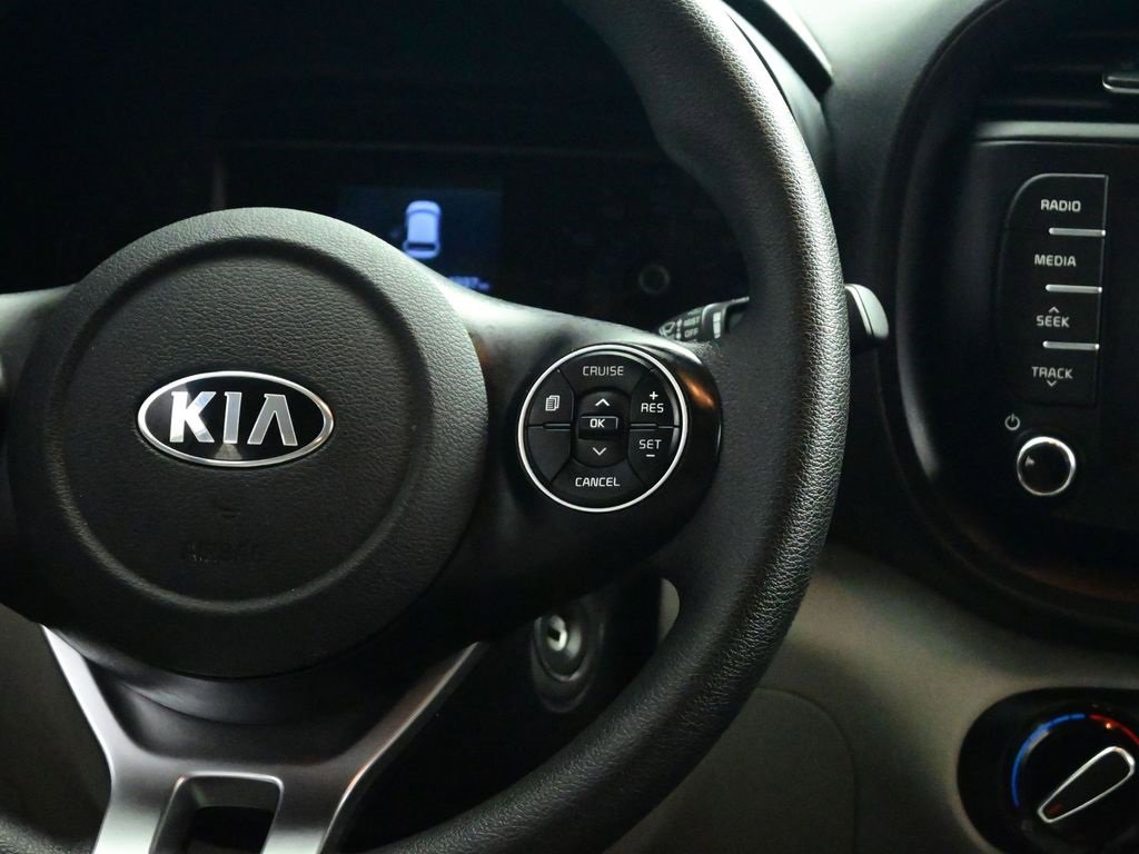 Used 2020 Kia Soul LX image 11