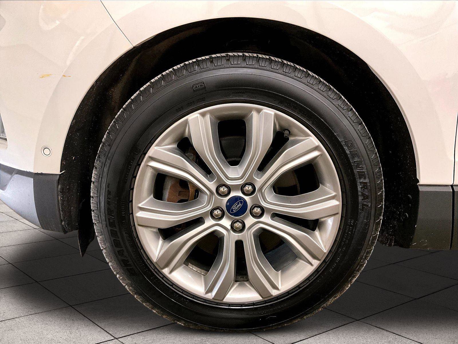 Used 2020 Ford Edge Titanium w/ Equipment Group 301A AWD/4WD image 8