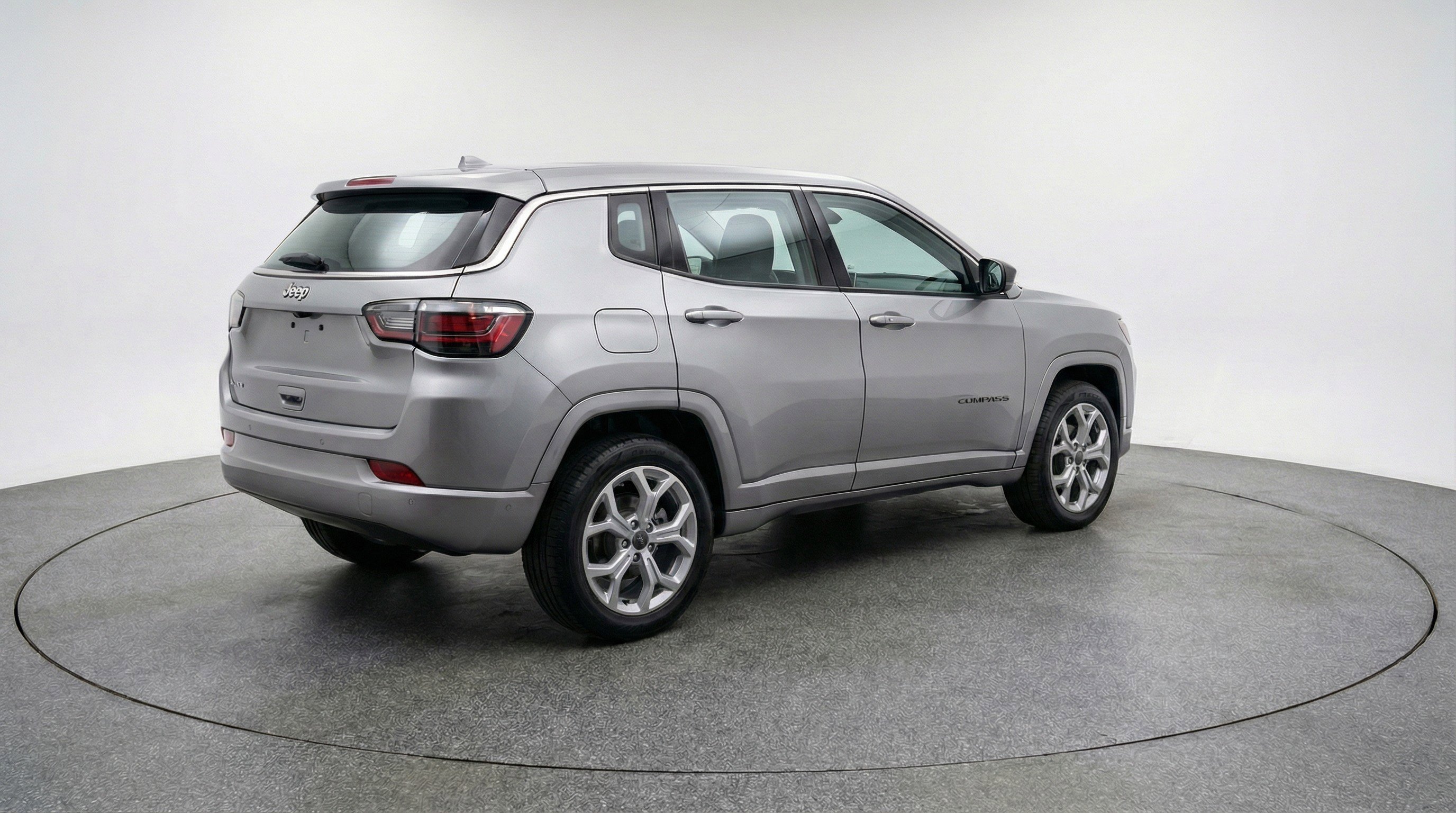 Used 2025 Jeep Compass Latitude image 9