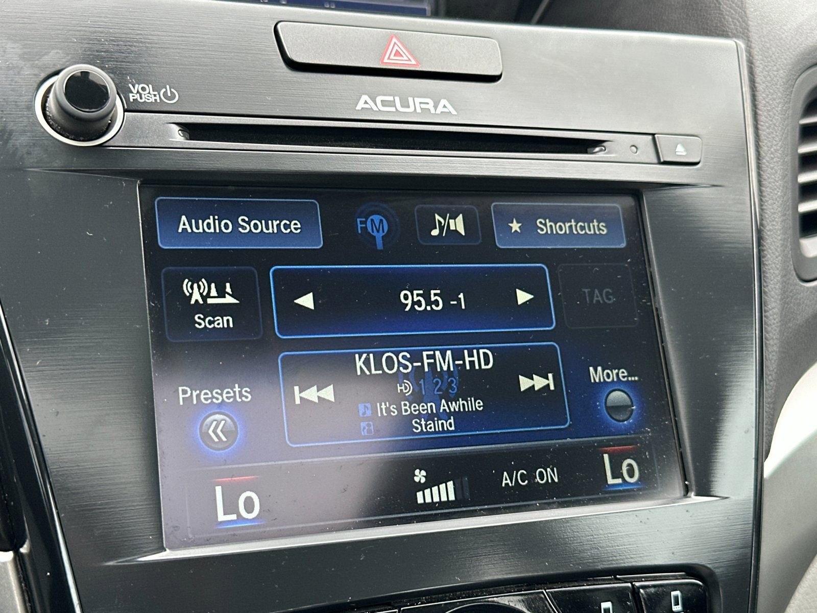 Used 2017 Acura ILX w/ Premium Package image 19