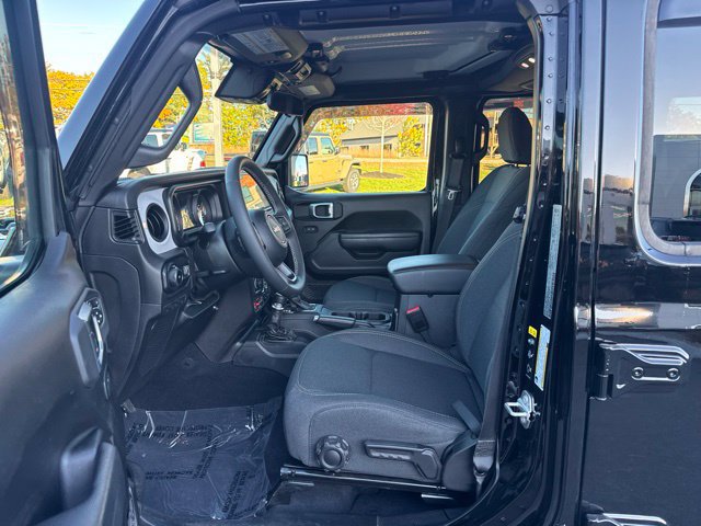 Used 2025 Jeep Wrangler Unlimited Sport AWD/4WD image 22