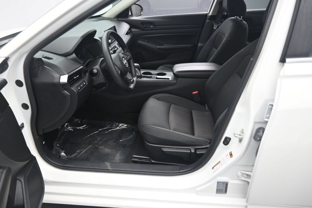 Used 2023 Nissan Altima 2.5 S FWD image 13