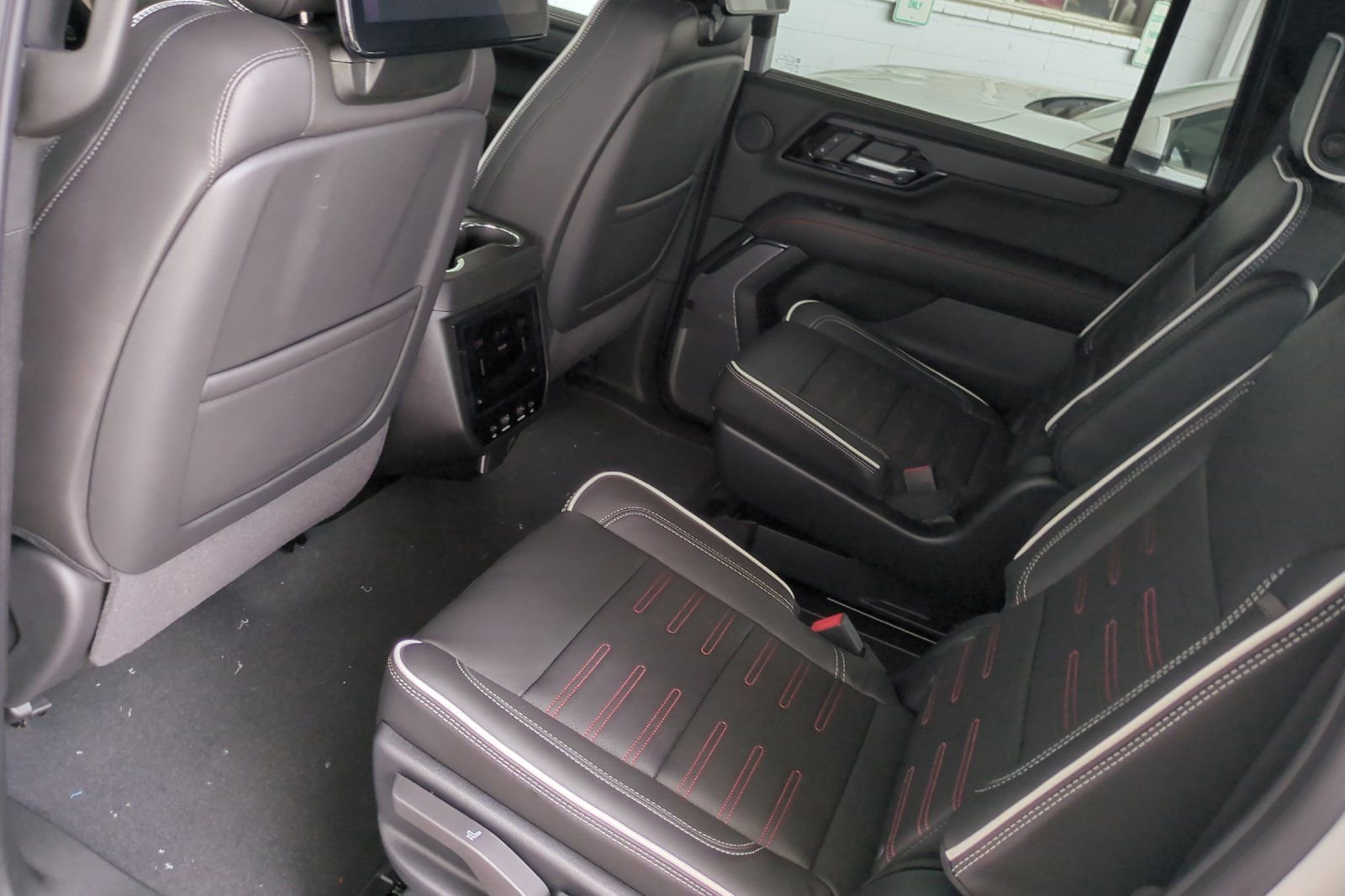 New 2026 GMC Yukon XL AT4 Ultimate w/ LPO, Floor Liner Package AWD/4WD image 12