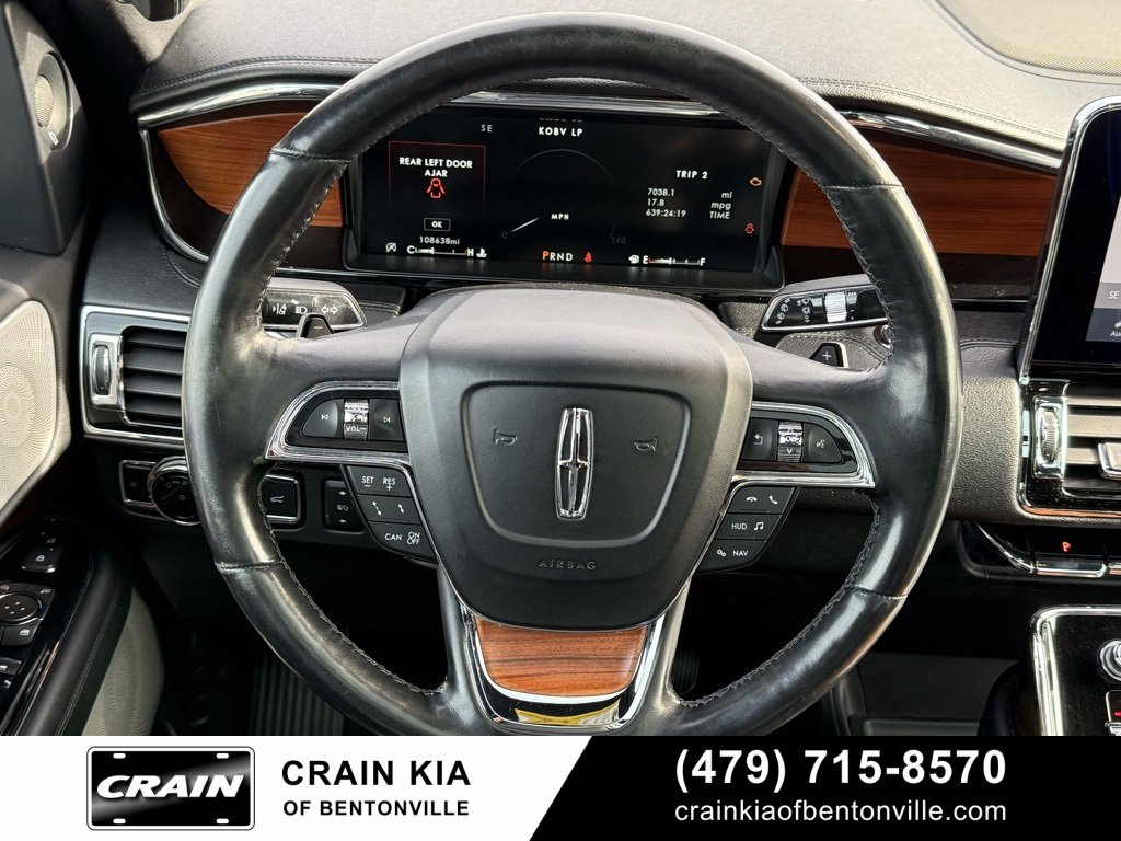 Used 2018 Lincoln Navigator L Reserve w/ Technology Package image 12