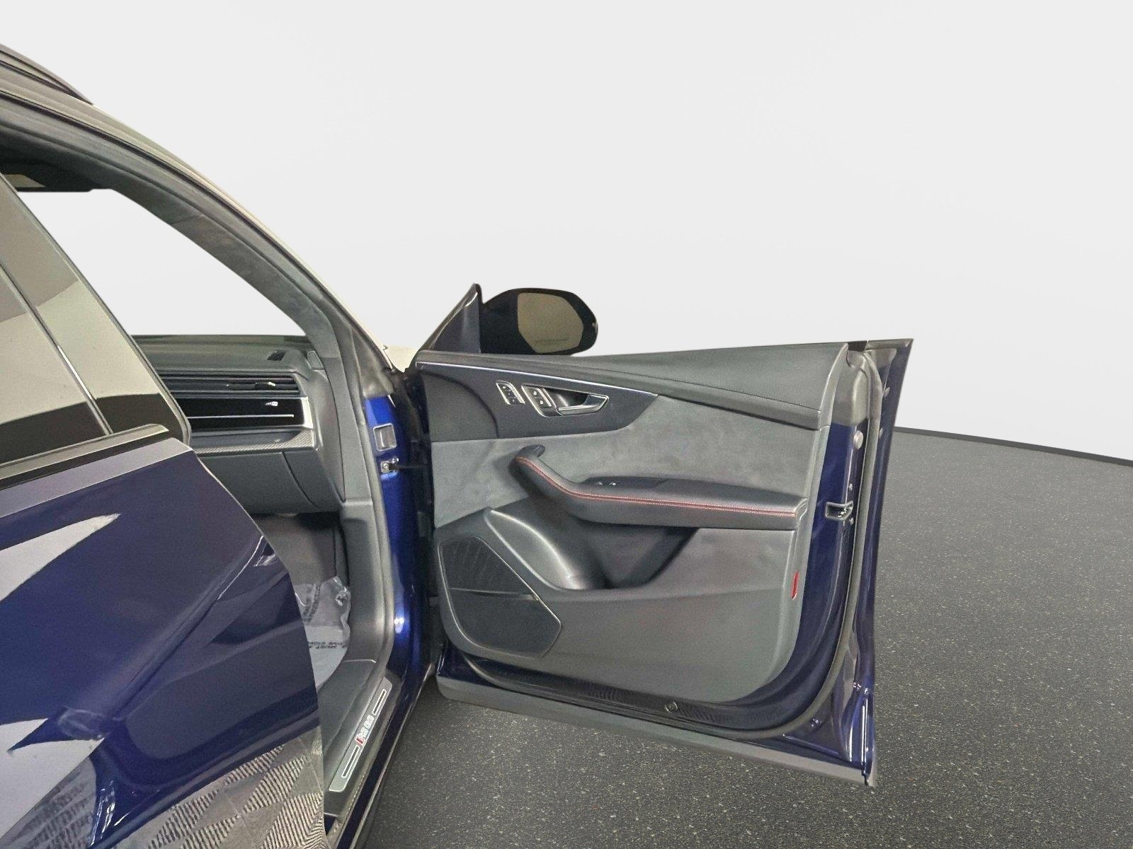 Used 2024 Audi RS Q8 image 21