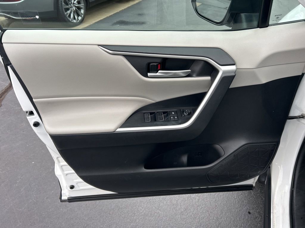 Used 2023 Toyota RAV4 XLE w/ Convenience Package image 3