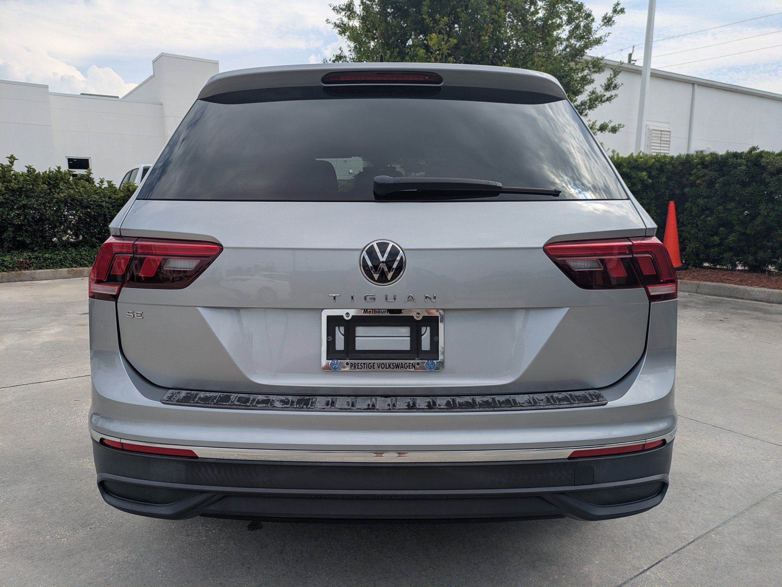 Certified 2023 Volkswagen Tiguan SE FWD image 5