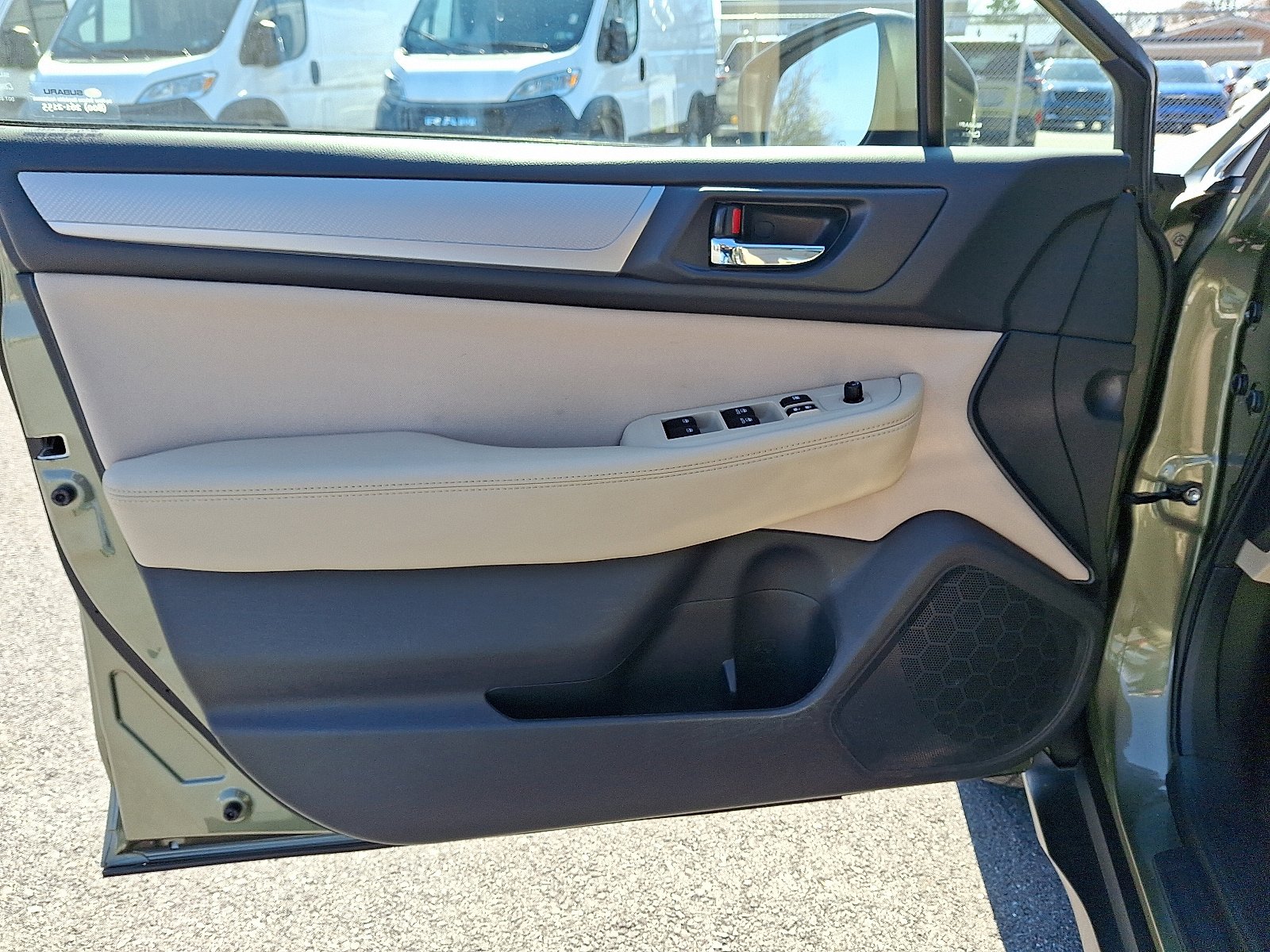 Used 2019 Subaru Outback 2.5i Premium image 14
