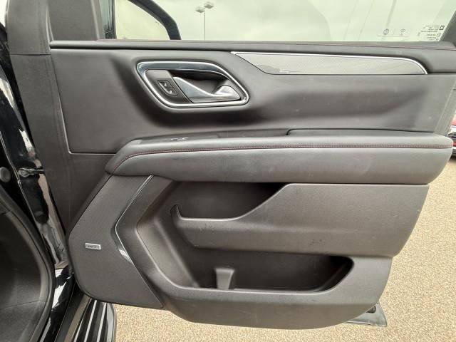 Used 2023 Chevrolet Suburban RST w/ Luxury Package image 34