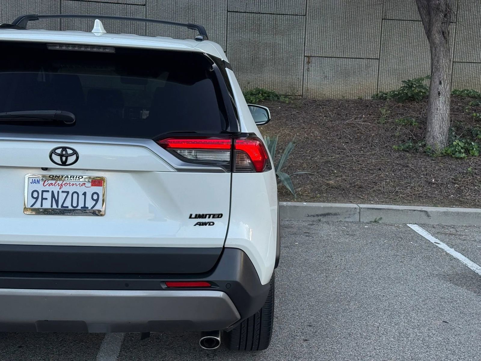 Used 2019 Toyota RAV4 Limited w/ Cold Weather Package image 11