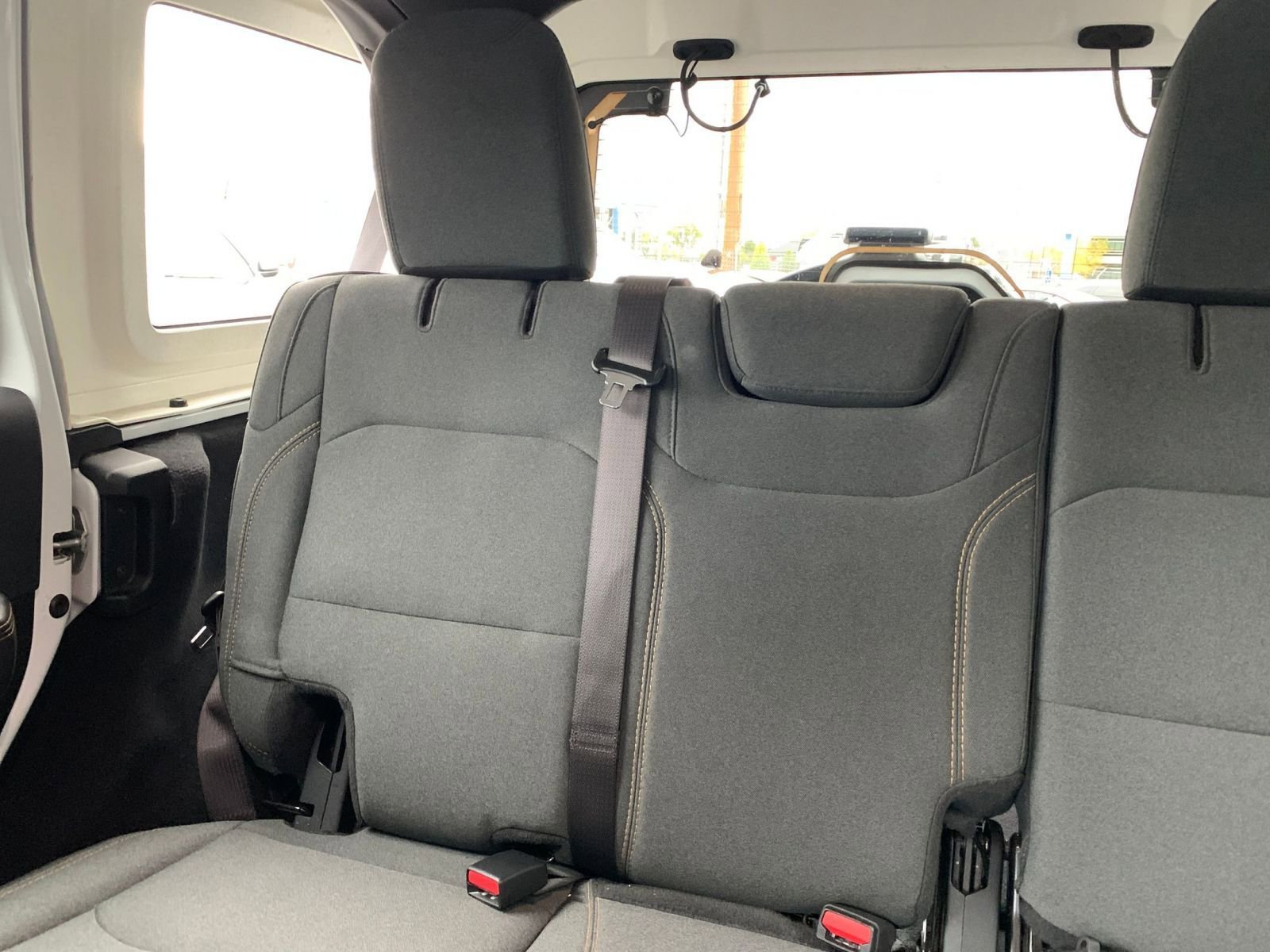 Used 2025 Jeep Wrangler Sahara image 38