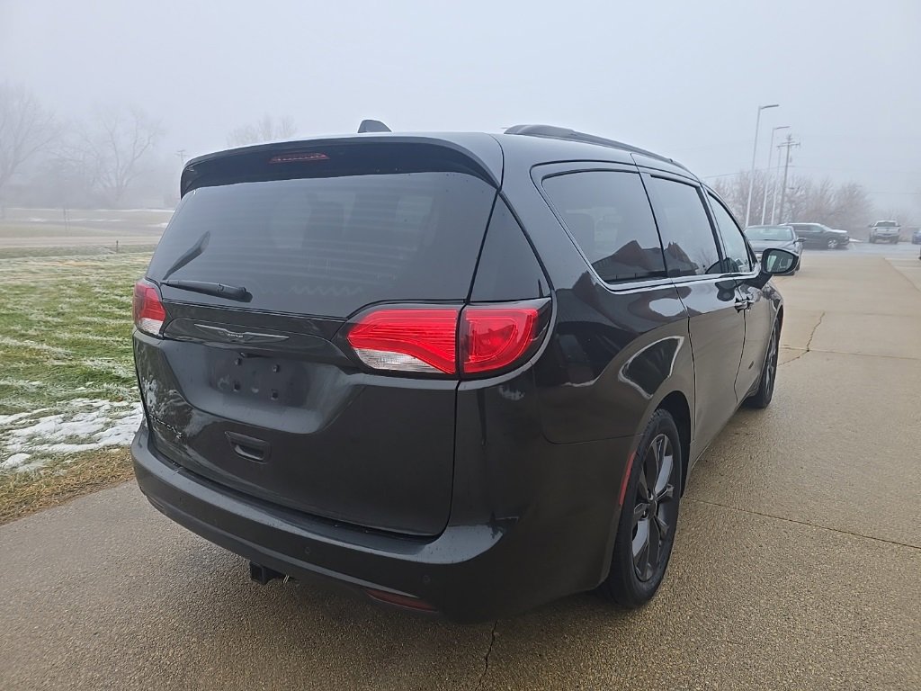 Used 2018 Chrysler Pacifica Touring Plus w/ S Appearance Package image 7