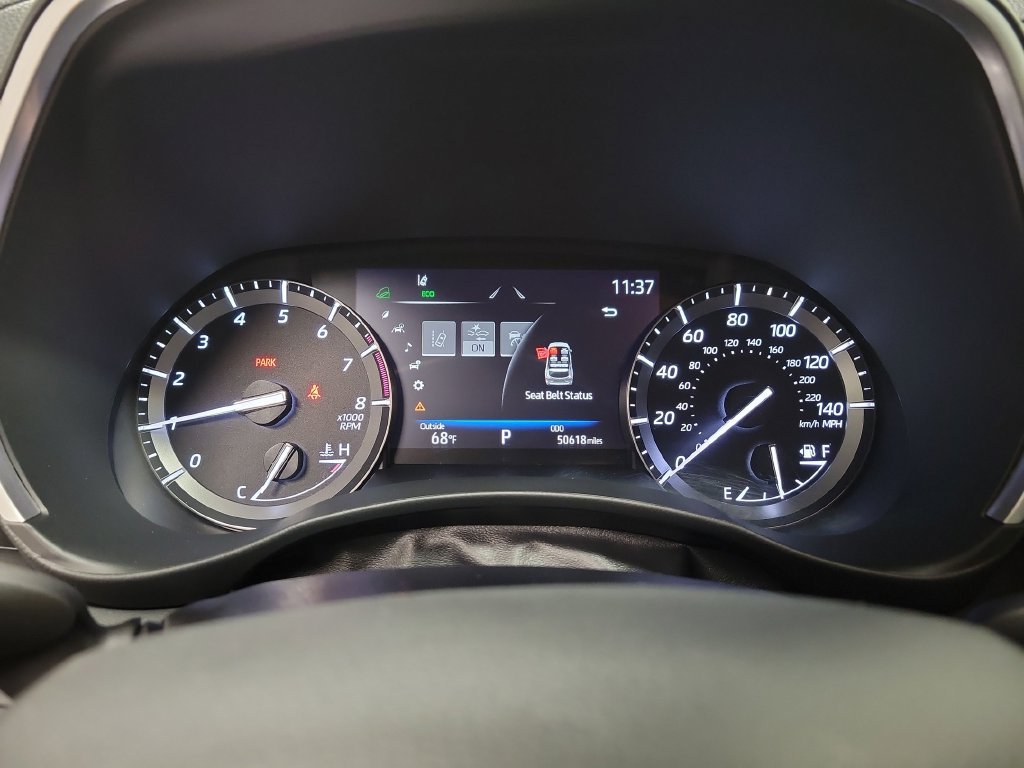 Used 2021 Toyota Highlander XLE AWD/4WD image 28
