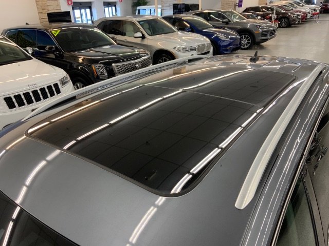 Used 2019 Volkswagen Tiguan SEL Premium image 8