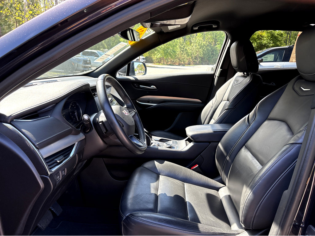 Used 2023 Cadillac XT4 Premium Luxury image 14