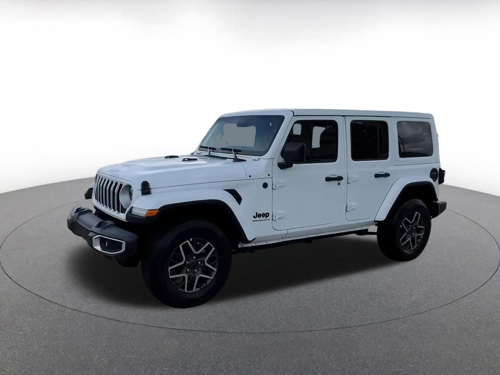 Used 2025 Jeep Wrangler Sahara image 4