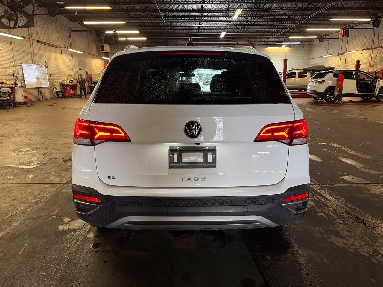 Used 2024 Volkswagen Taos SE FWD image 5