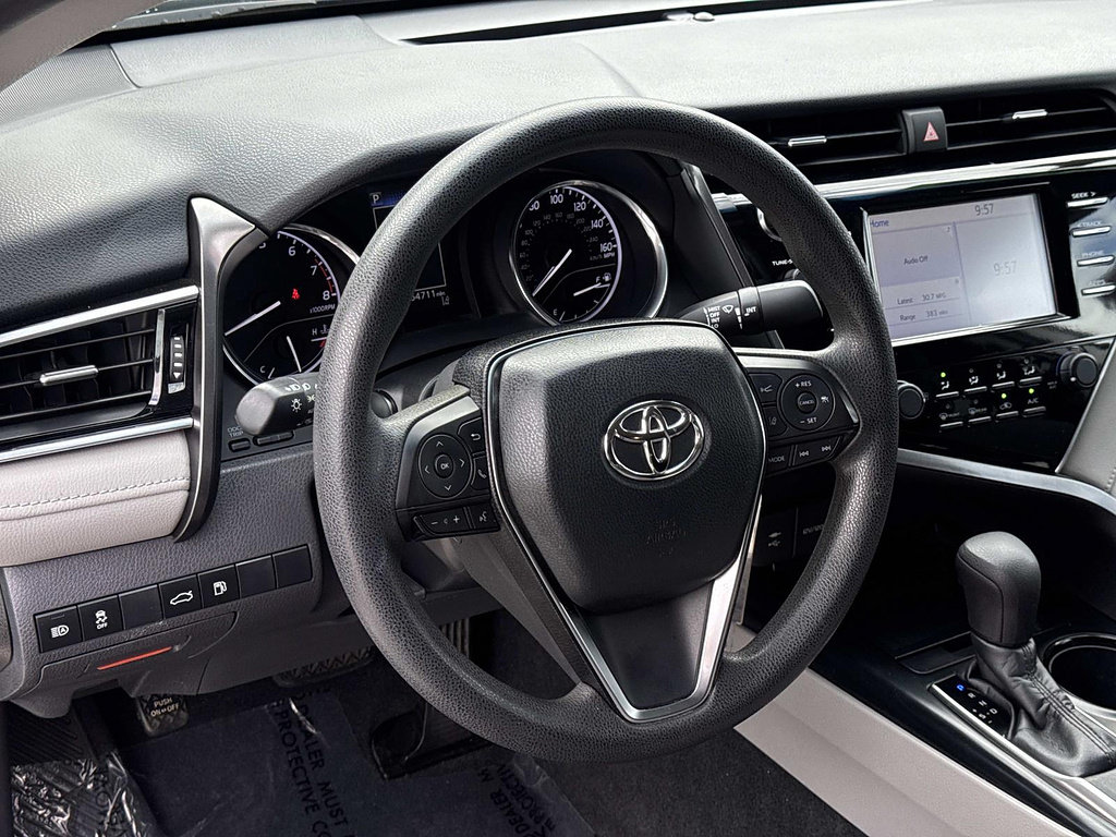 Used 2018 Toyota Camry LE FWD image 3