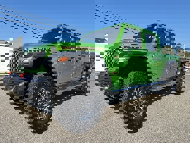 New 2025 Jeep Gladiator Mojave video 1