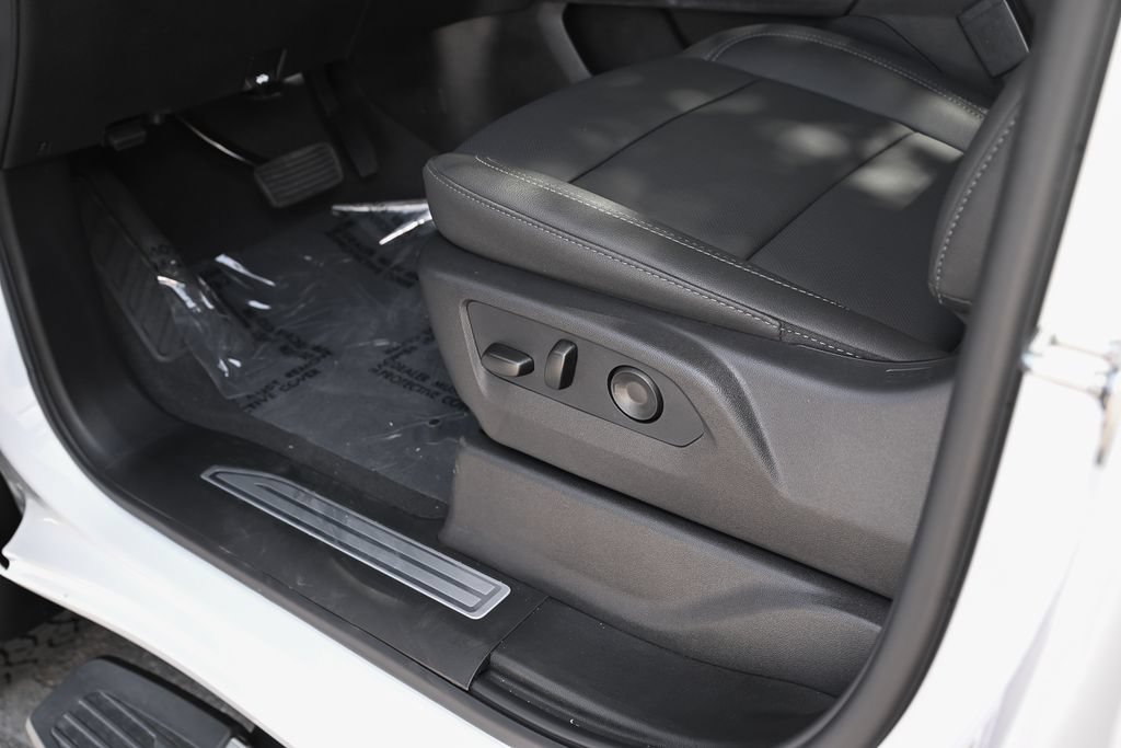 New 2026 Chevrolet Silverado 2500 LTZ w/ Z71 Chrome Sport Edition AWD/4WD image 19