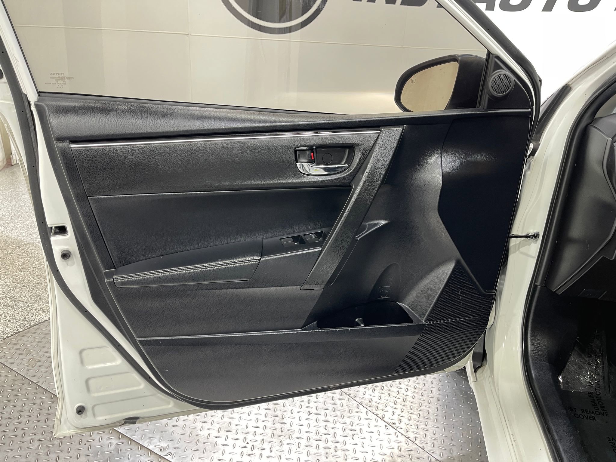 Used 2019 Toyota Corolla XLE w/ Carpet Mat Package (TMS) image 14