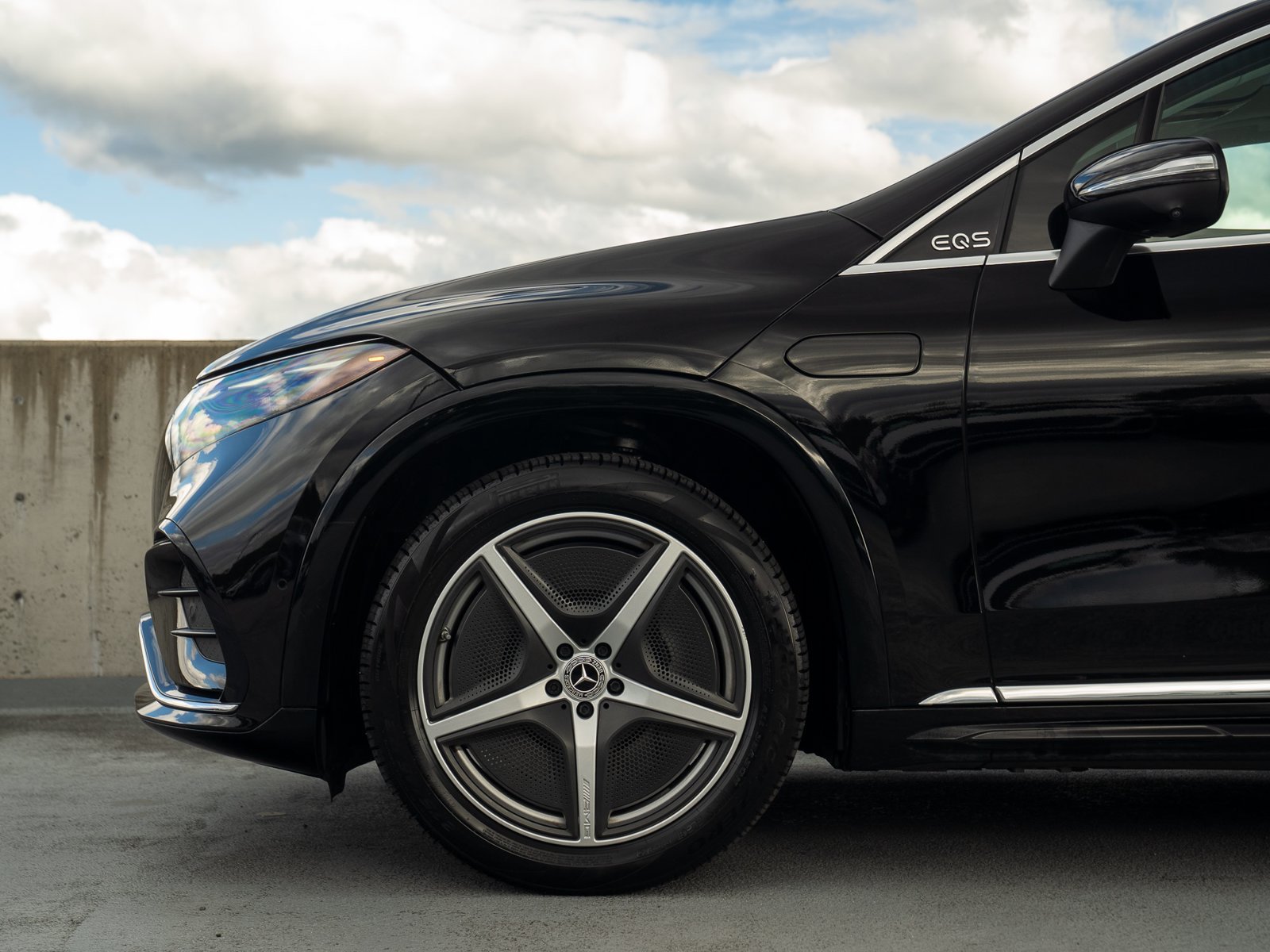 Used 2023 Mercedes-Benz EQS 580 4MATIC SUV image 13