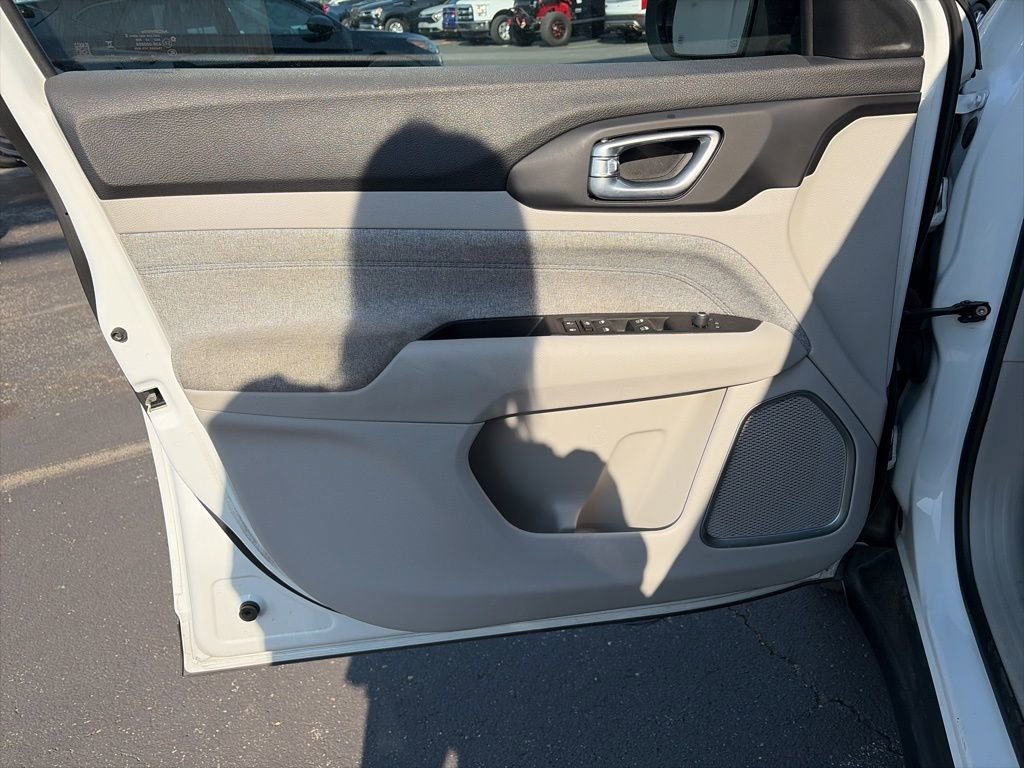 Used 2024 Jeep Compass Latitude image 13