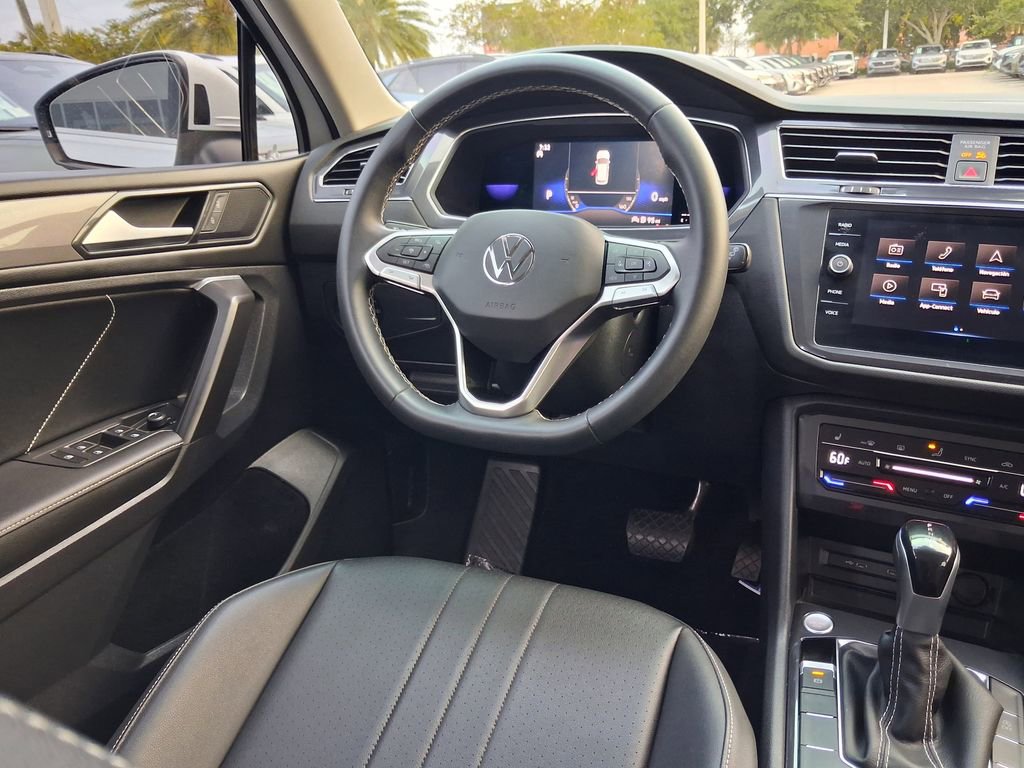 Used 2023 Volkswagen Tiguan SE FWD image 10