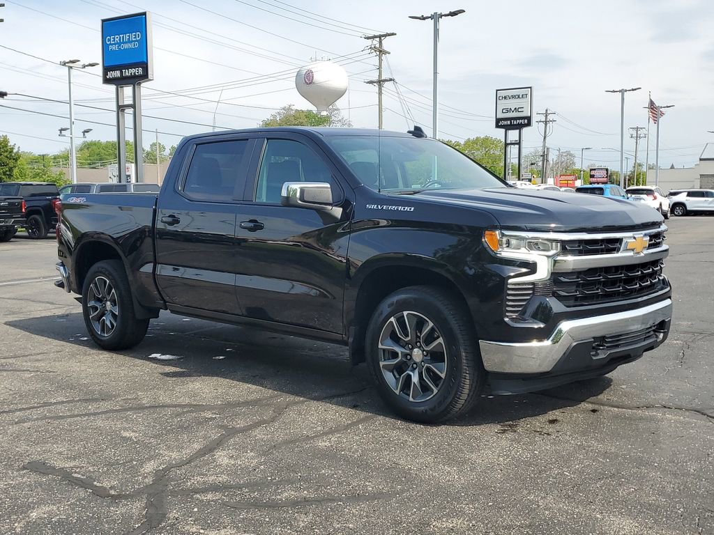 Used 2024 Chevrolet Silverado 1500 LT AWD/4WD image 3