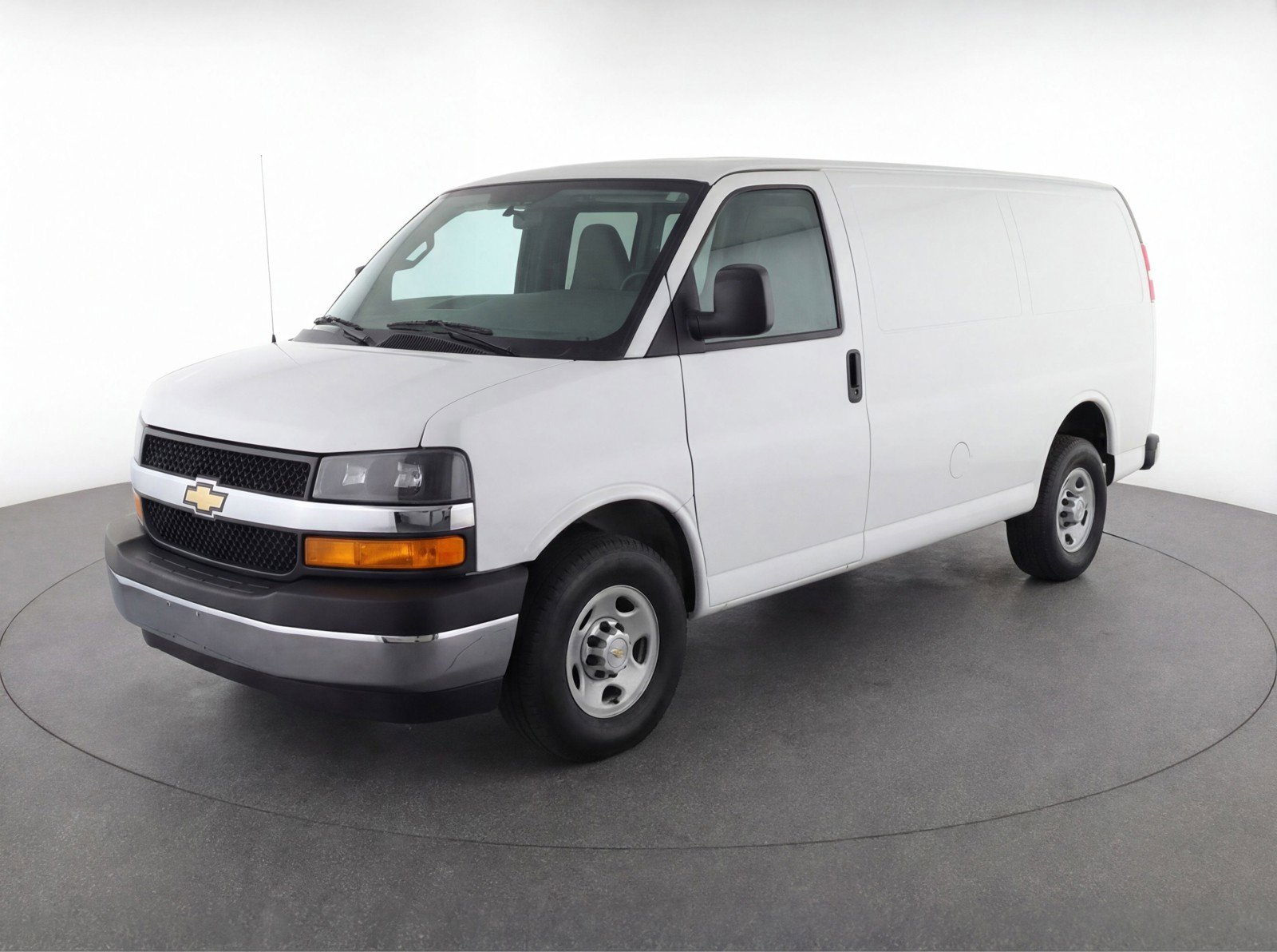 Used 2025 Chevrolet Express 3500 LT image 2