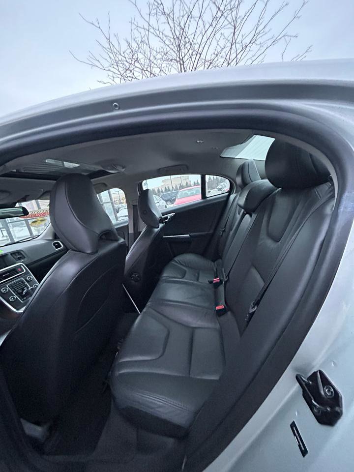 Used 2012 Volvo S60 T5 image 12