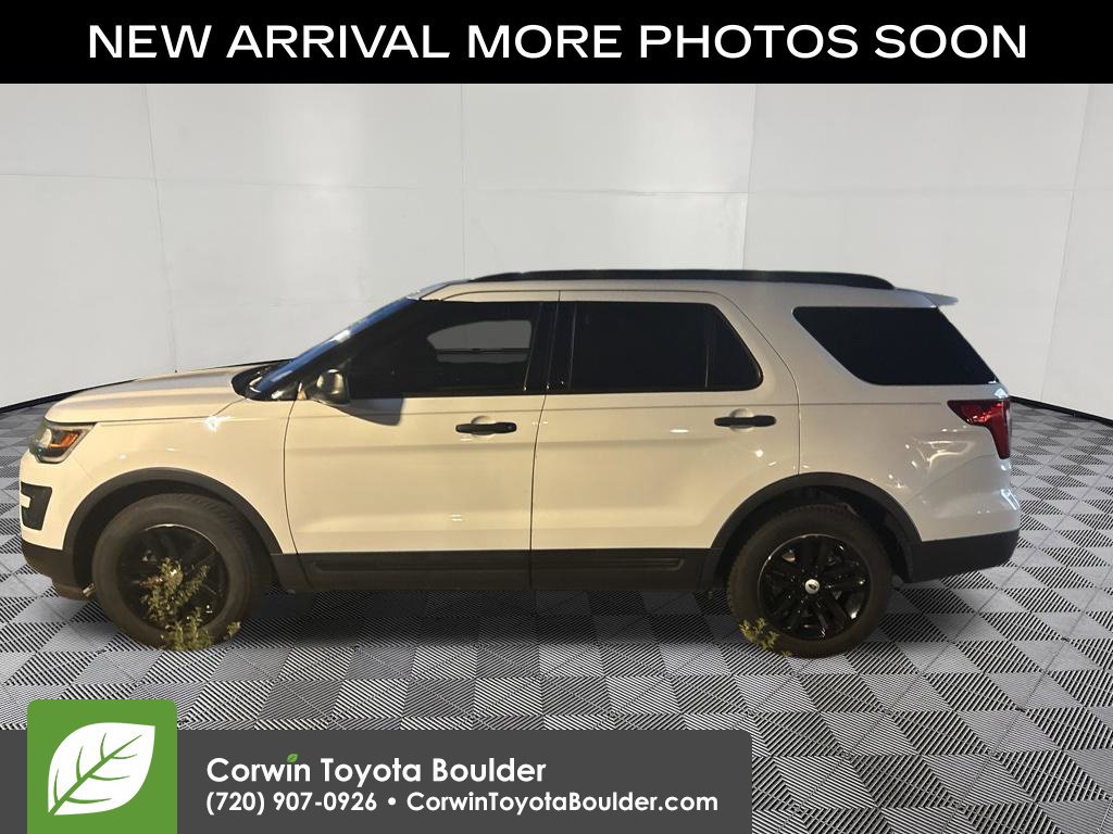 Used 2017 Ford Explorer FWD image 2
