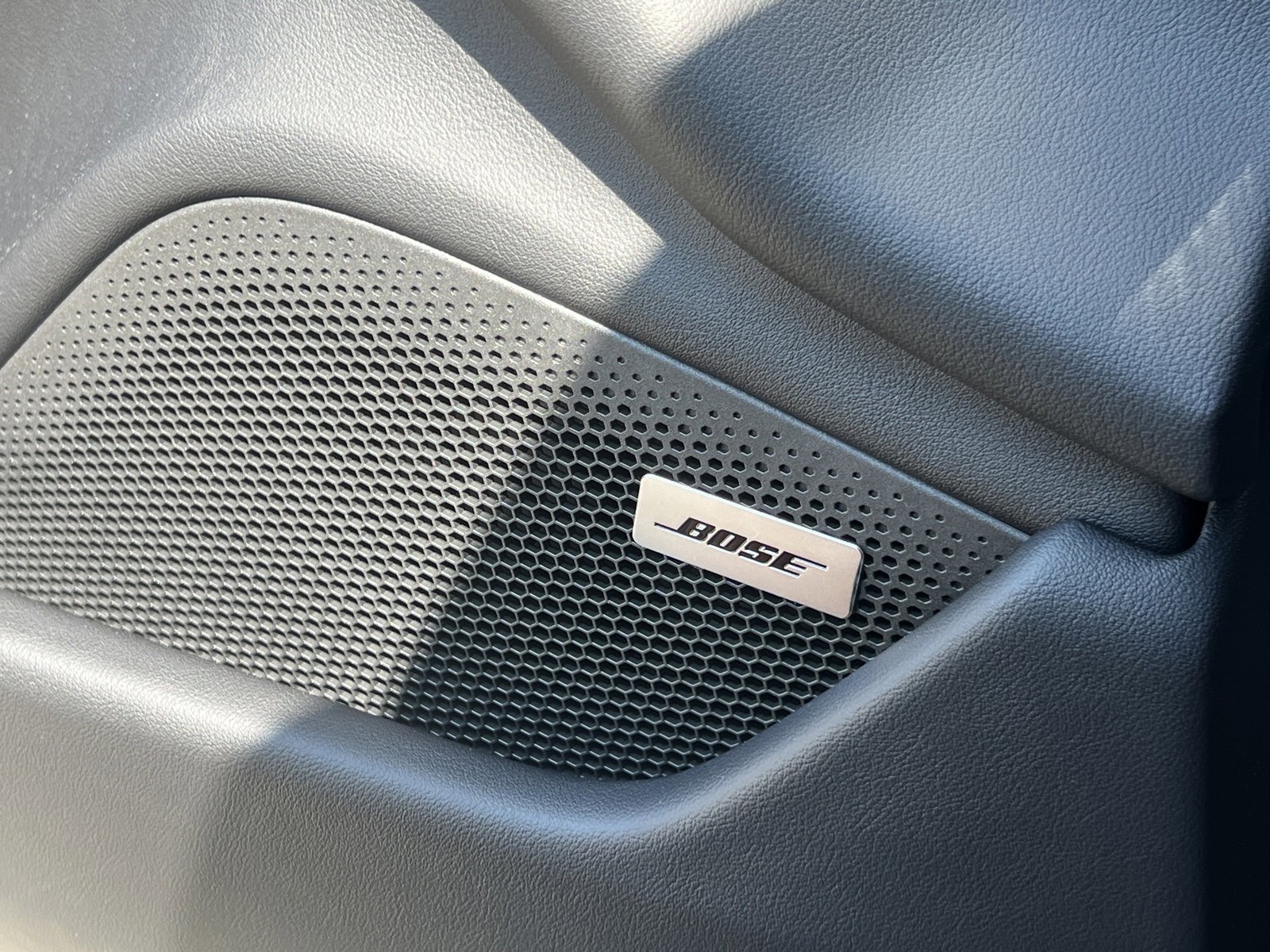 New 2025 Porsche Taycan image 28