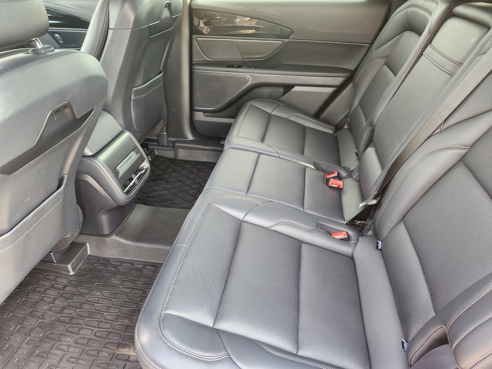 Used 2025 Lincoln Nautilus Premier w/ Jet Appearance Package AWD/4WD image 33