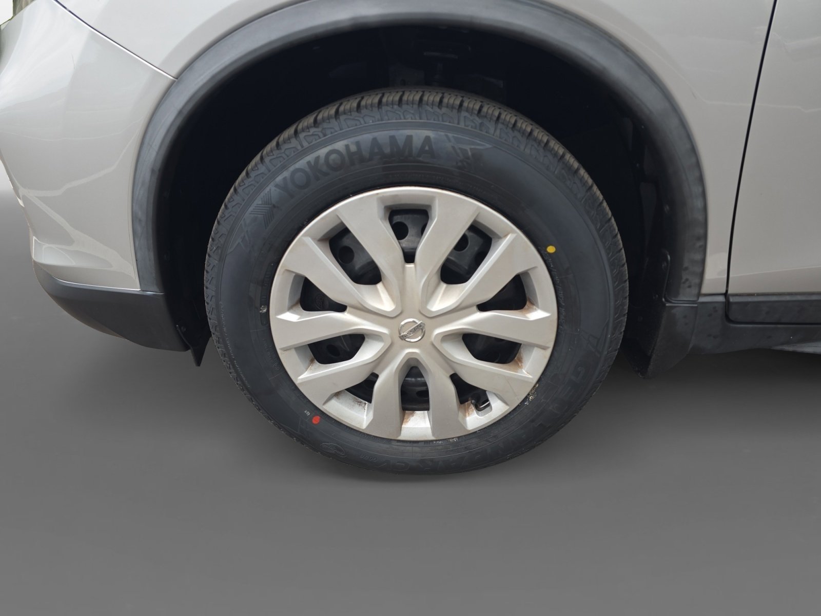 Used 2018 Nissan Rogue S AWD/4WD image 9