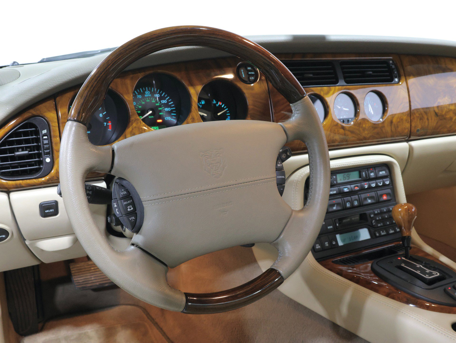 Used 2002 Jaguar XK8 Coupe image 72