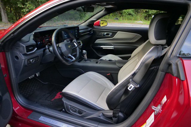 Used 2024 Ford Mustang GT Premium RWD image 27