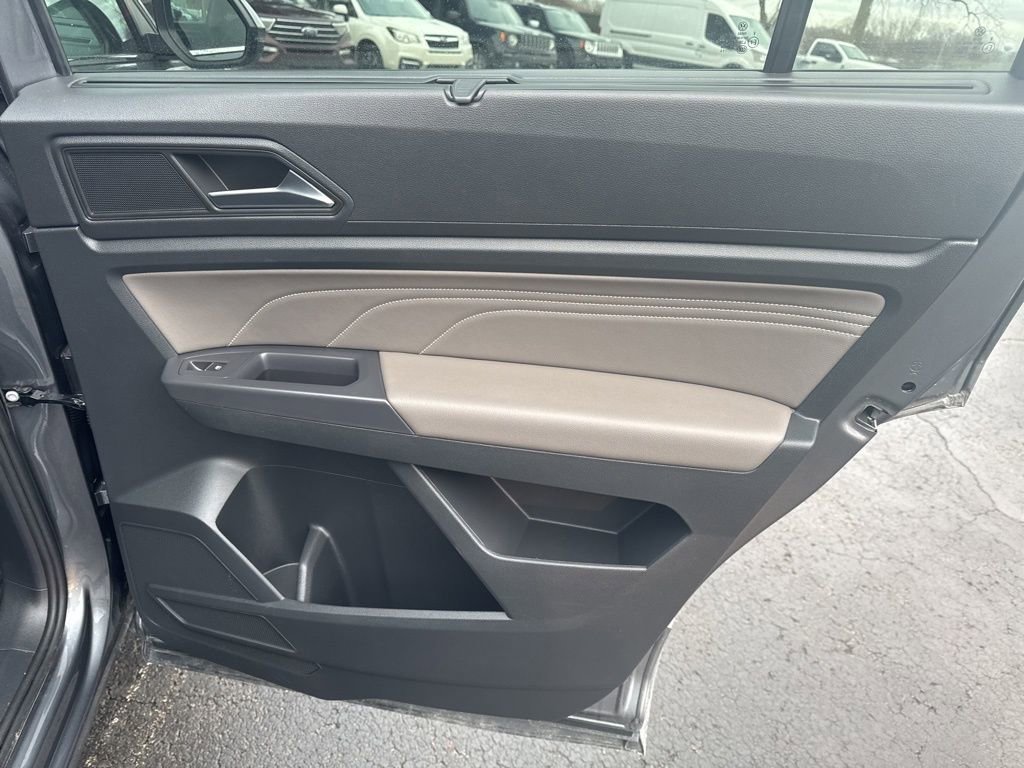 Used 2021 Volkswagen Atlas SE image 33