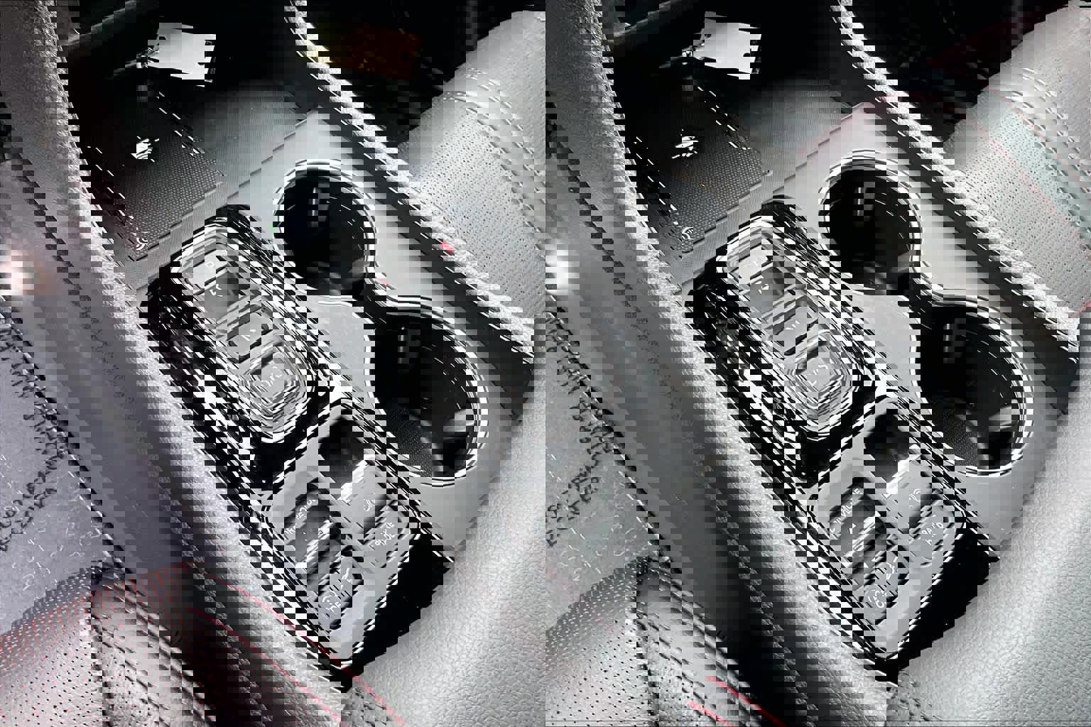 Used 2025 Honda Pilot Black Edition image 17