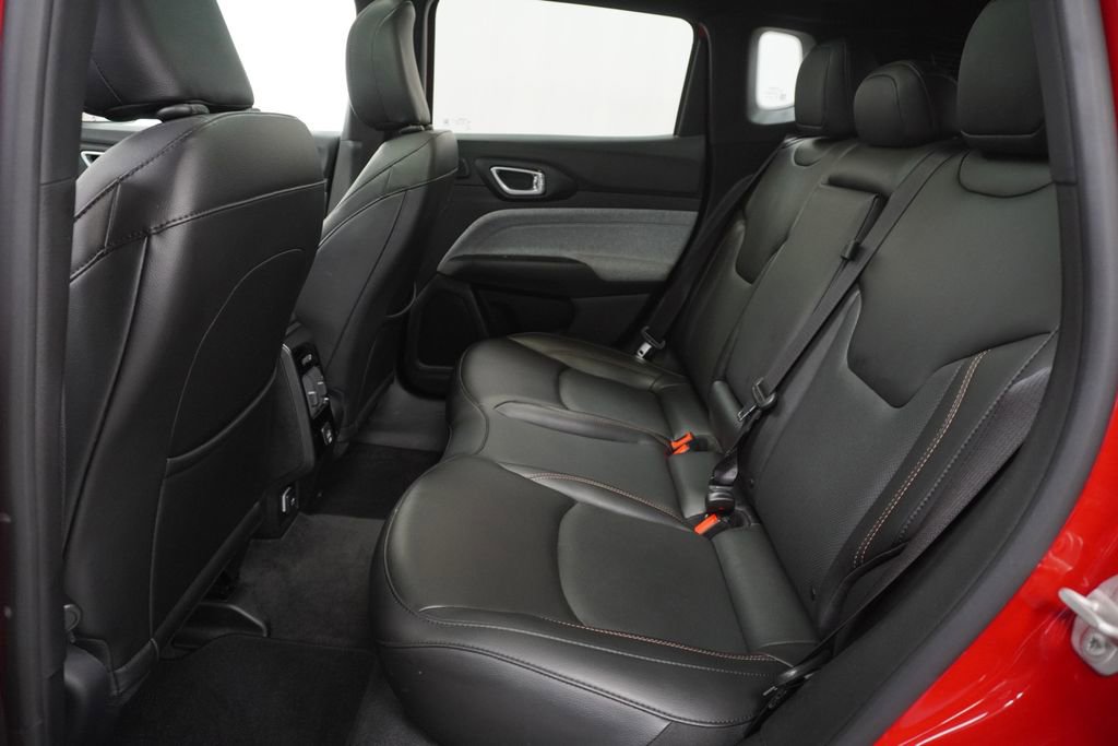 Used 2023 Jeep Compass Latitude w/ Sun and Sound Group AWD/4WD image 19